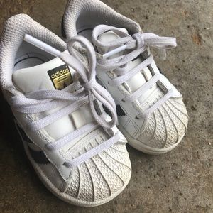 Adidas toddler sz5 sneakers